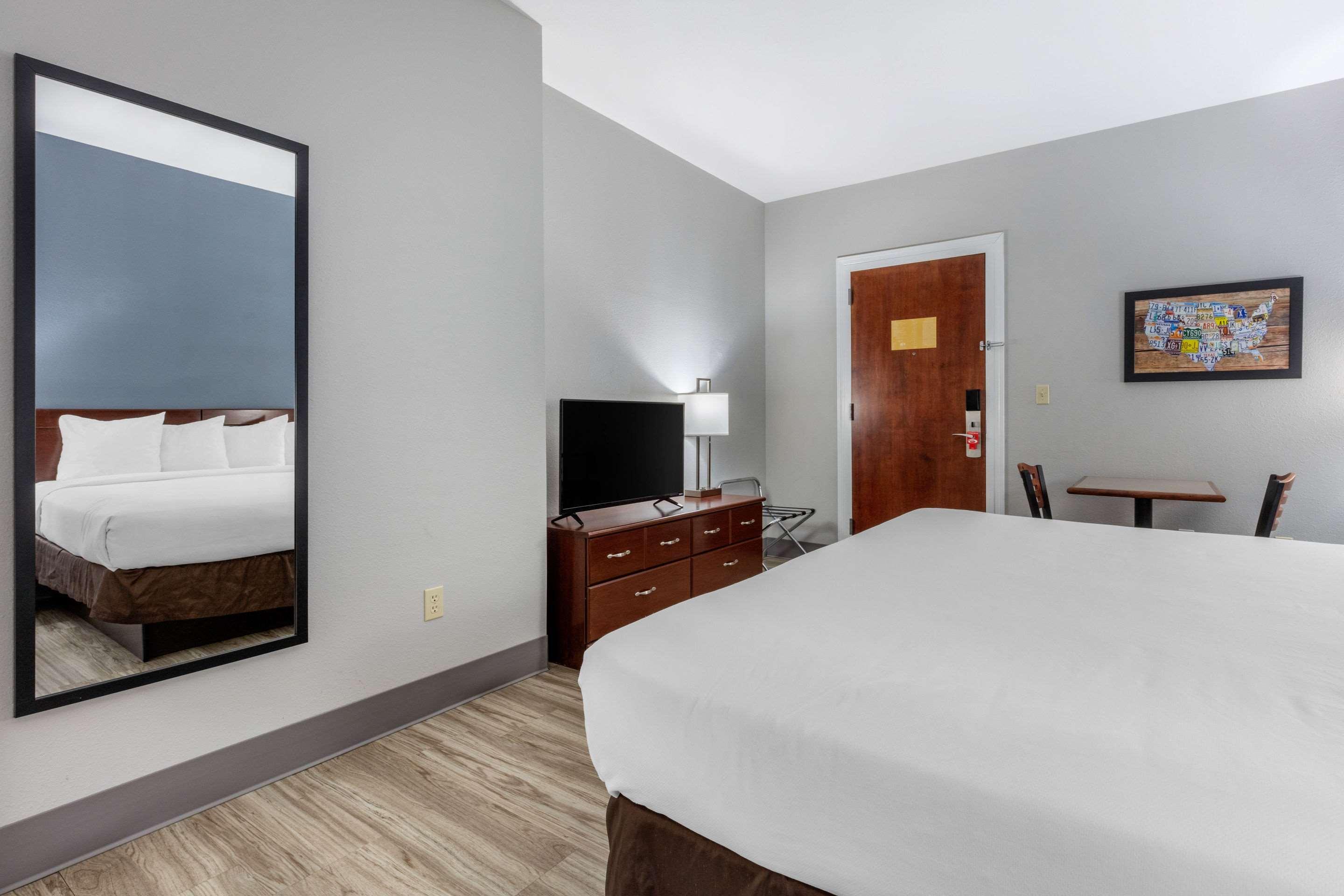 Quality Inn & Suites Demopolis Buitenkant foto