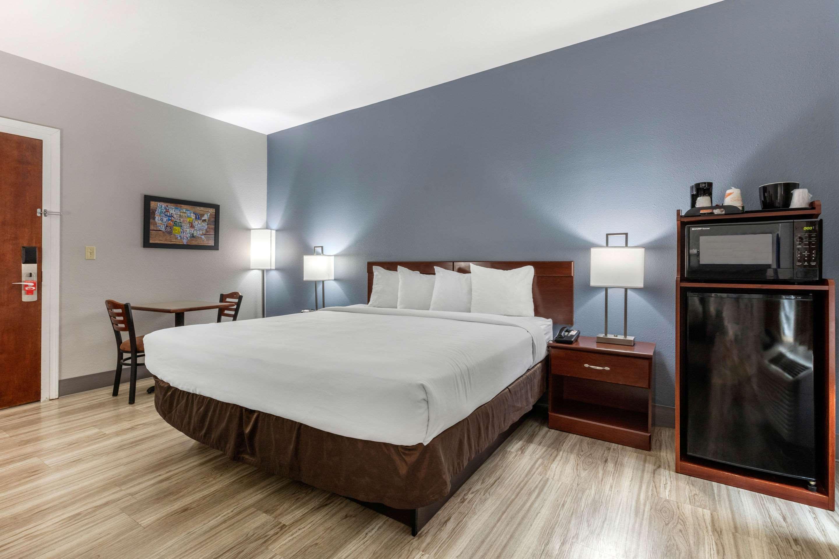 Quality Inn & Suites Demopolis Buitenkant foto