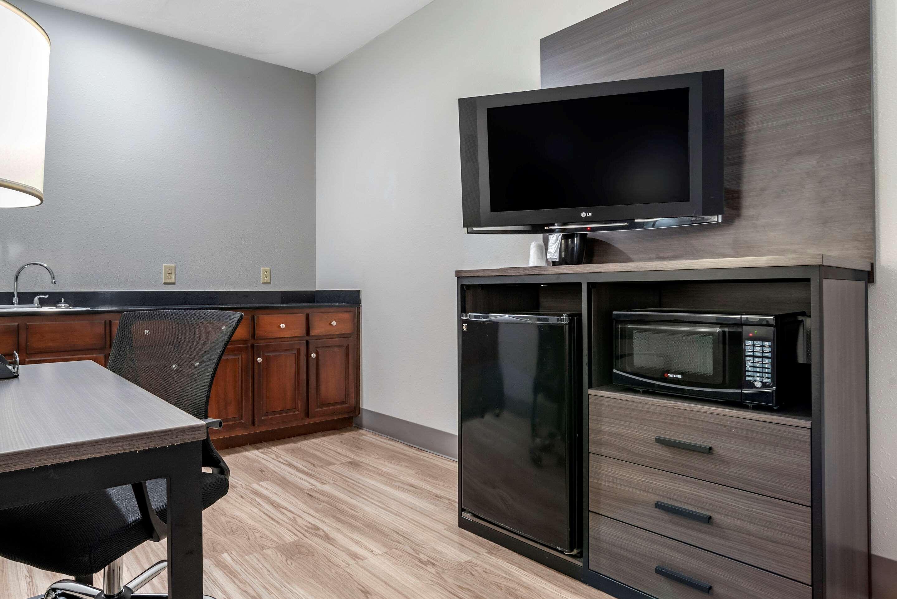 Quality Inn & Suites Demopolis Buitenkant foto