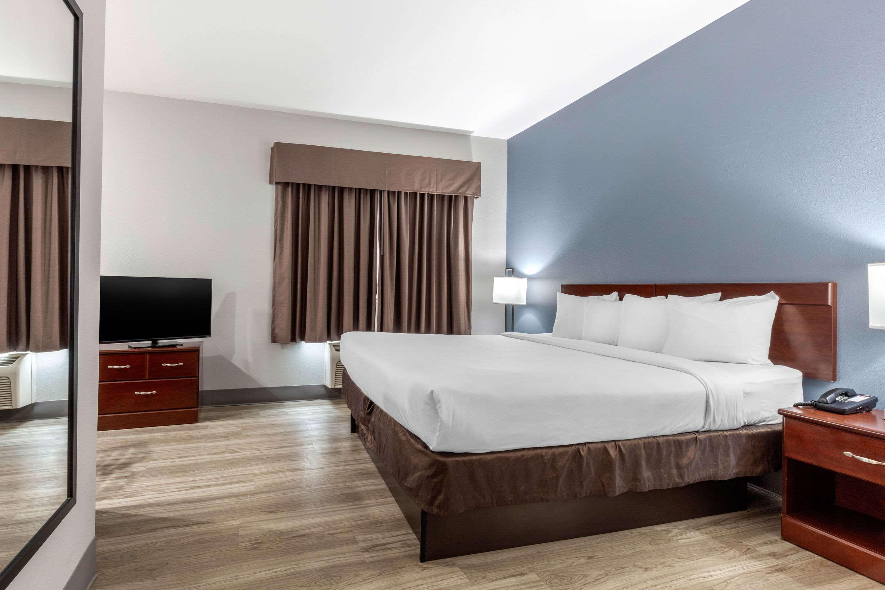 Quality Inn & Suites Demopolis Buitenkant foto