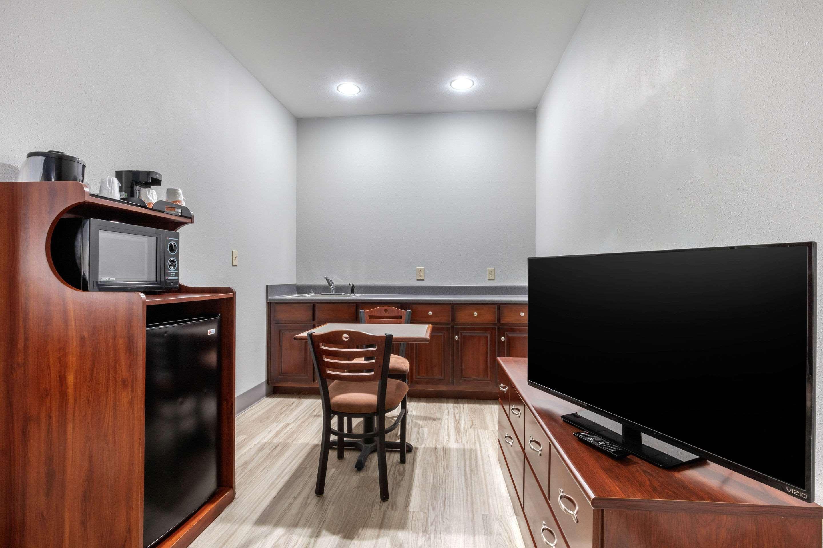 Quality Inn & Suites Demopolis Buitenkant foto