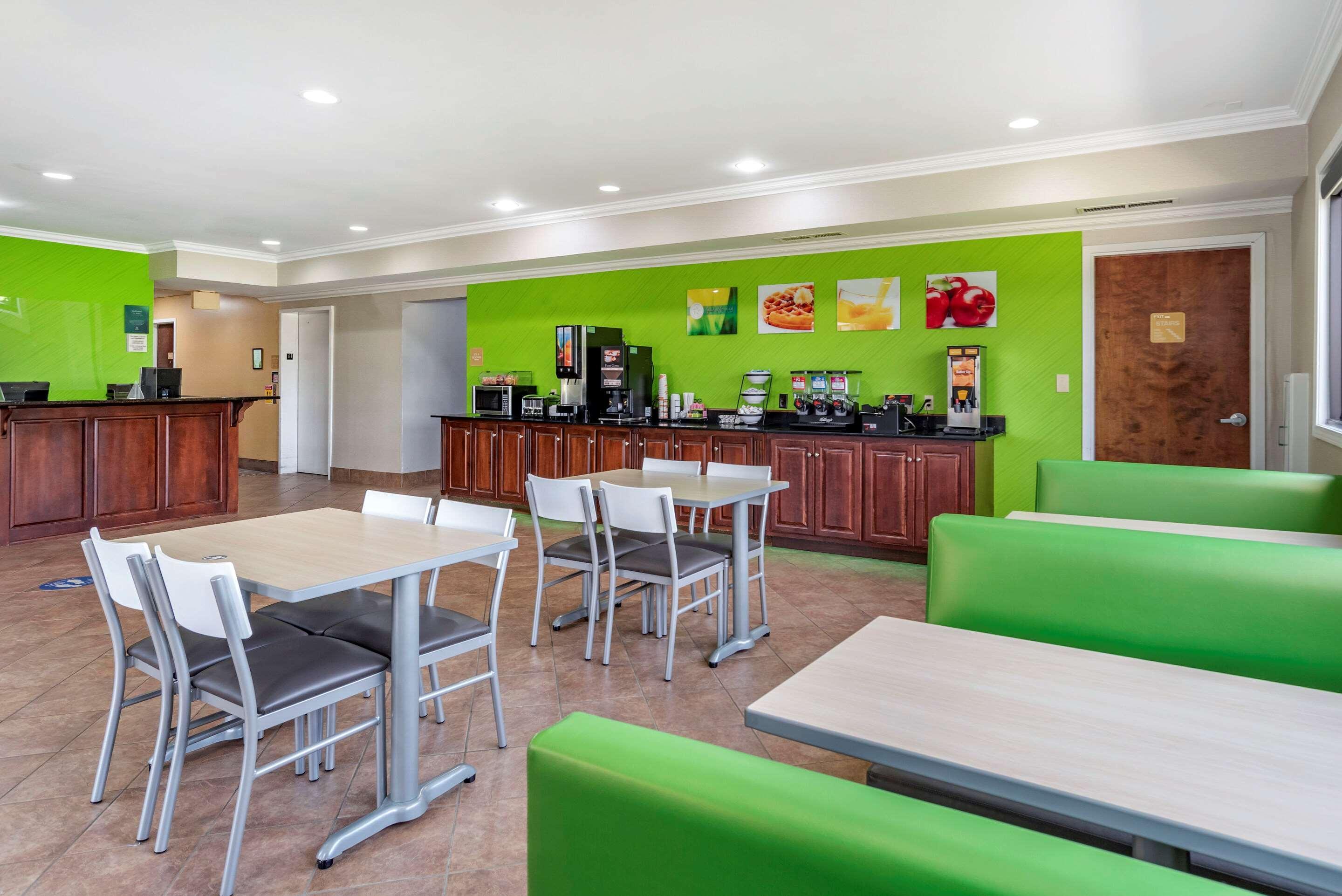 Quality Inn & Suites Demopolis Buitenkant foto